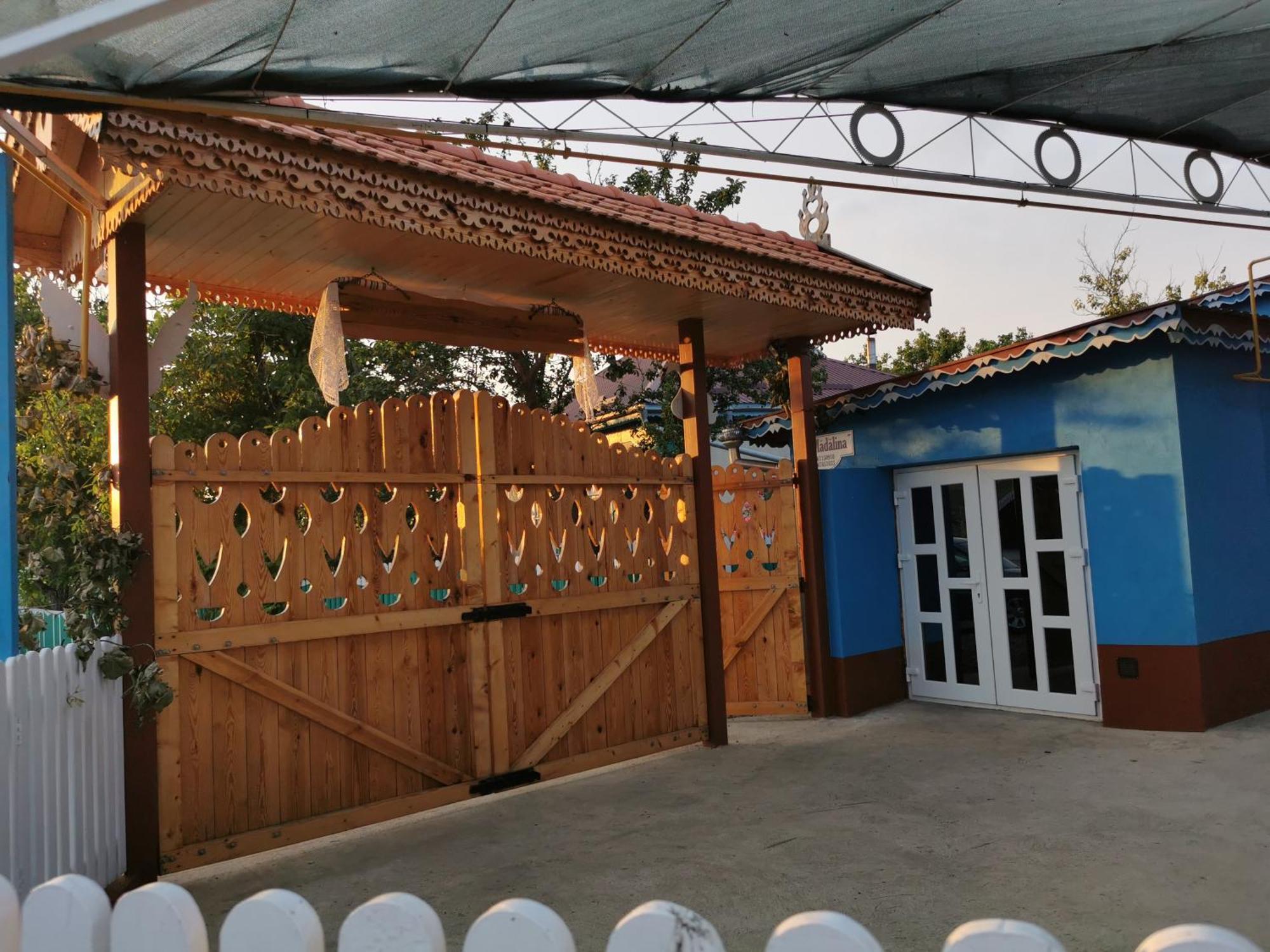 La Madalina Acomodação com café da manhã Selemet Exterior foto