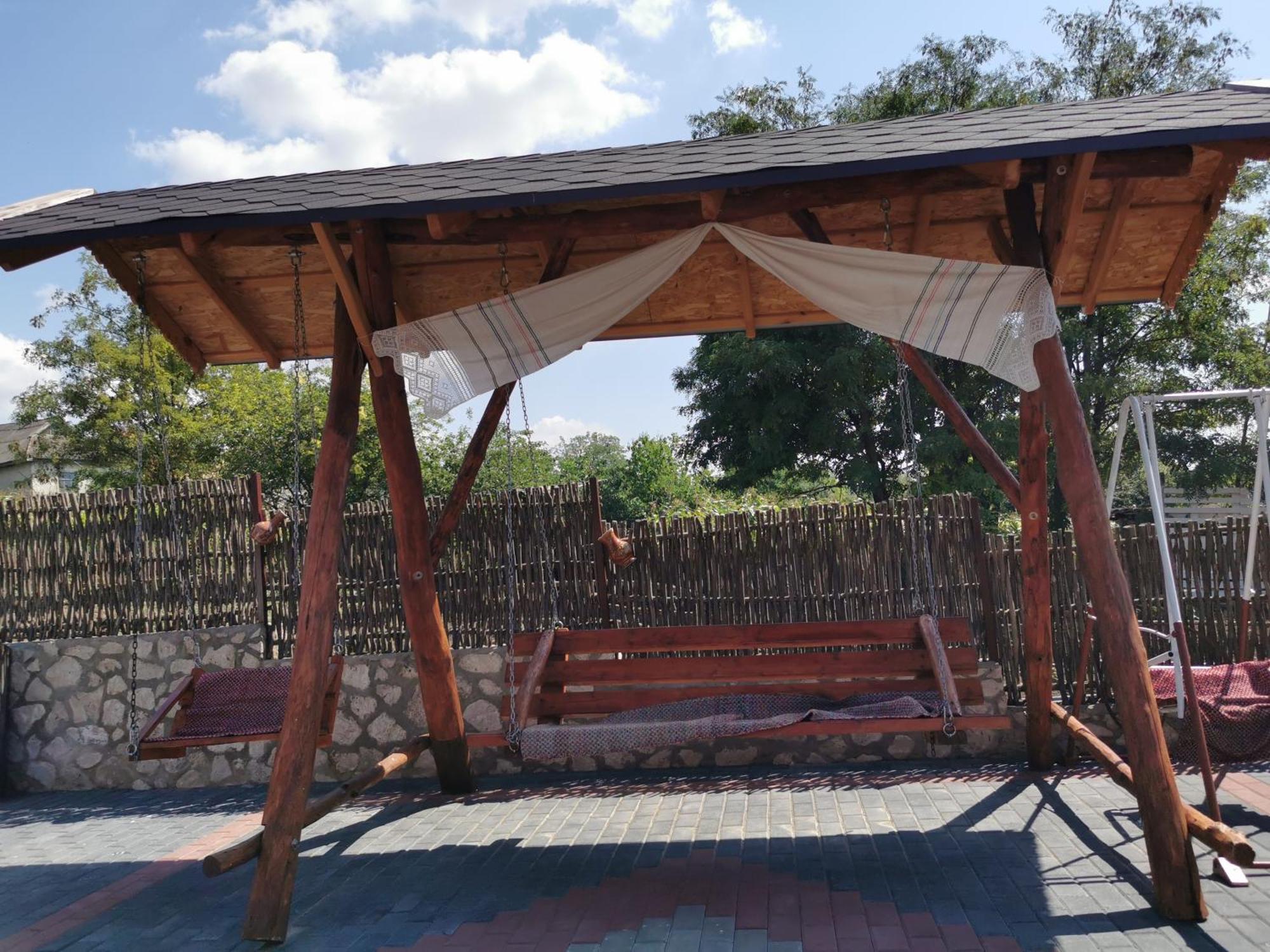La Madalina Acomodação com café da manhã Selemet Exterior foto