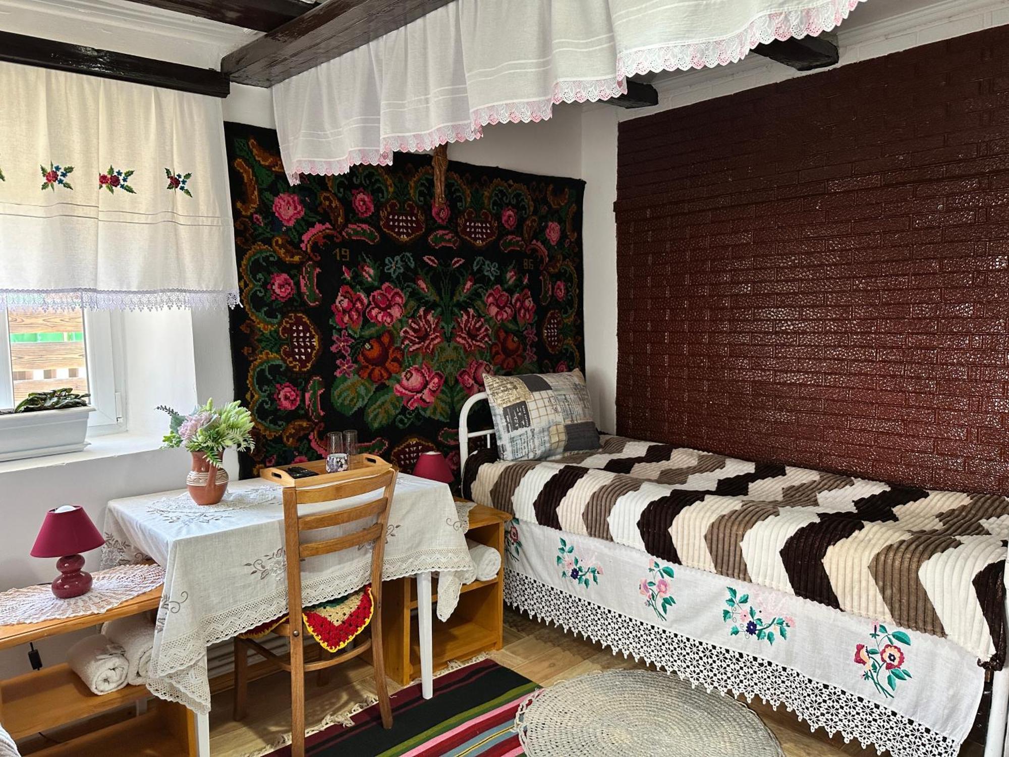 La Madalina Acomodação com café da manhã Selemet Exterior foto
