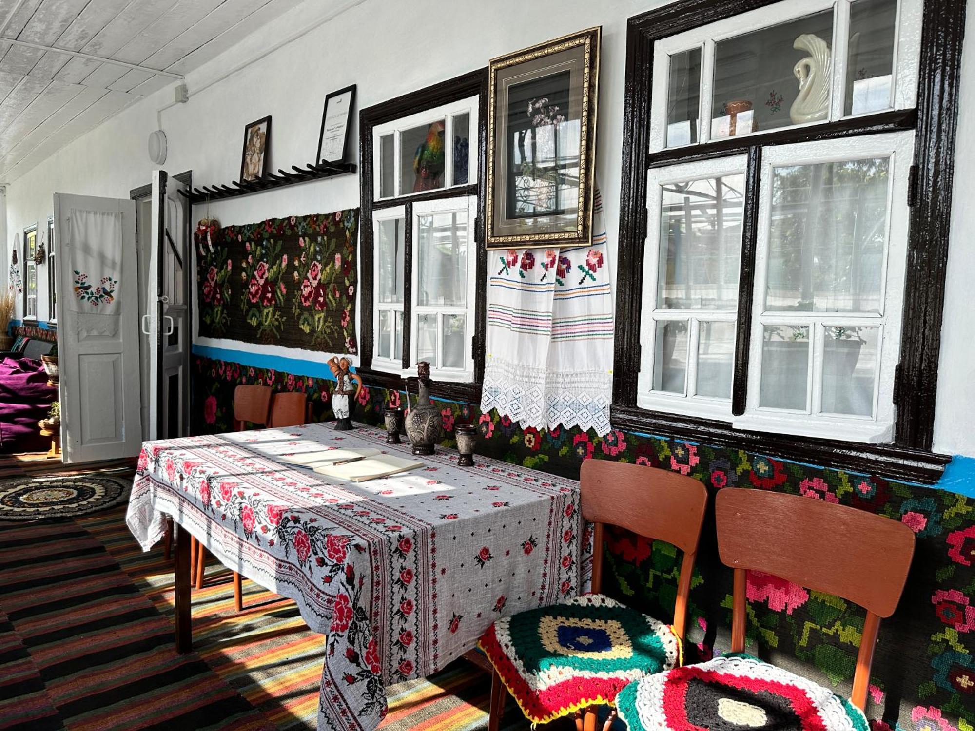 La Madalina Acomodação com café da manhã Selemet Exterior foto