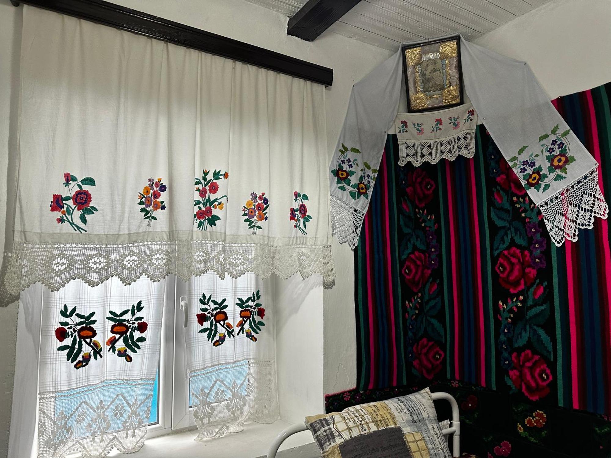 La Madalina Acomodação com café da manhã Selemet Exterior foto
